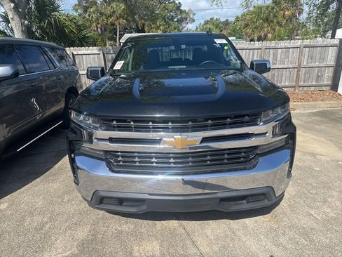 Used 2021 Chevrolet Silverado 1500 LT w/ Bed Protection Package image 2