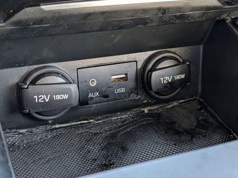 Used 2017 Hyundai Elantra SE image 27