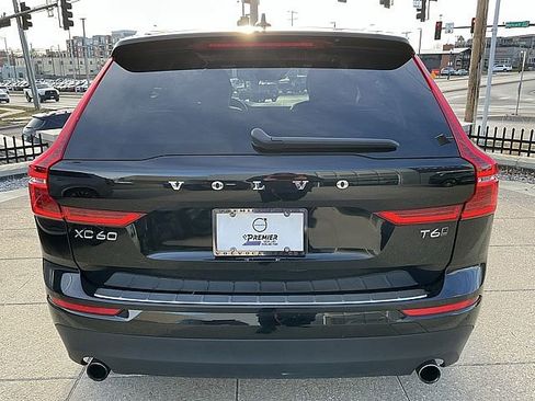 Certified 2021 Volvo XC60 T6 Momentum image 9