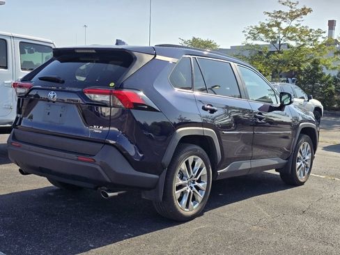 Certified 2020 Toyota RAV4 XLE Premium AWD/4WD image 7