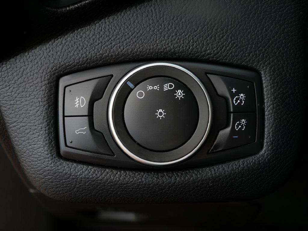 Used 2019 Ford Escape SEL AWD/4WD image 16