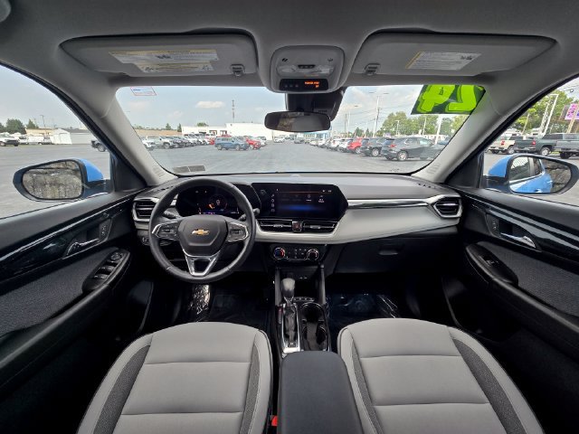 Used 2024 Chevrolet TrailBlazer LT w/ LT Cold Weather Package AWD/4WD image 19