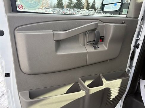 Used 2024 GMC Savana 2500 w/ Driver Convenience Package image 17