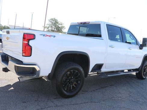 Used 2025 Chevrolet Silverado 2500 LTZ w/ LTZ Premium Package image 7