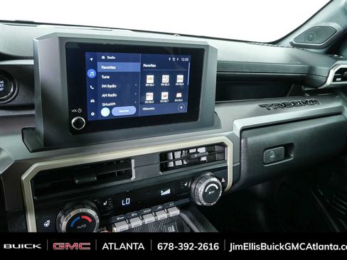 Used 2024 Toyota Tacoma SR5 AWD/4WD image 12