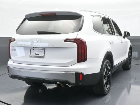 Used 2023 Kia Telluride S w/ S Sunroof Package image 5