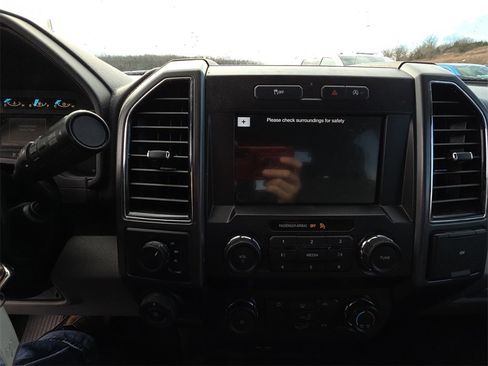 Used 2019 Ford F150 XLT w/ Trailer Tow Package image 12