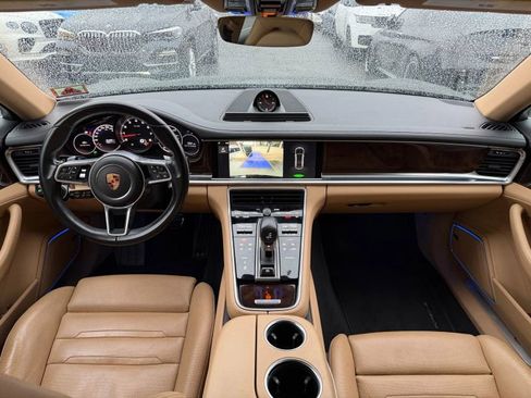 Used 2018 Porsche Panamera 4S image 19