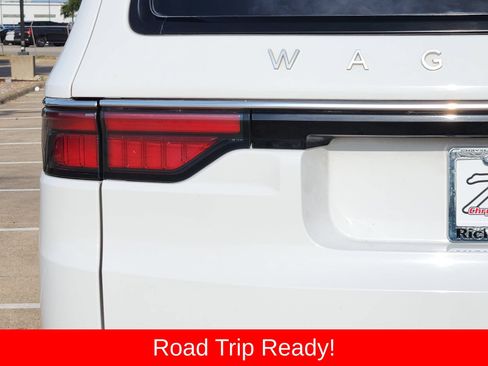 Used 2024 Jeep Wagoneer Series II w/ Flexible Seating Group RWD image 15