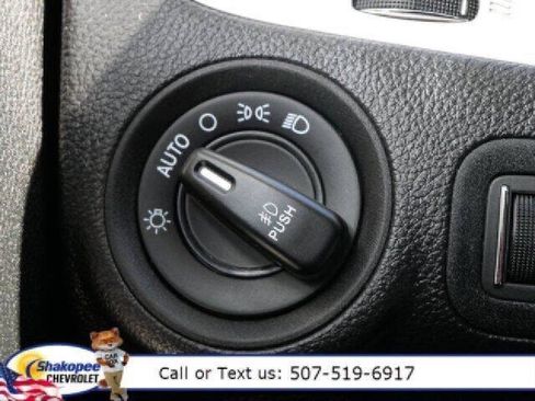 Used 2019 Dodge Journey SE image 17