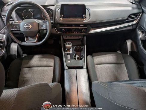 Used 2025 Nissan Rogue SV FWD image 25