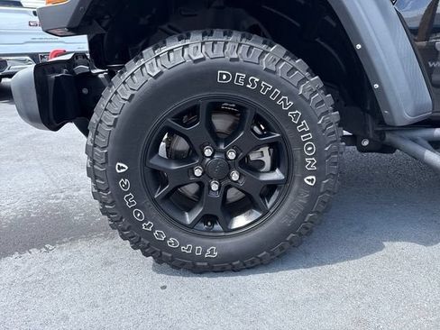 Used 2023 Jeep Wrangler Sport AWD/4WD image 9