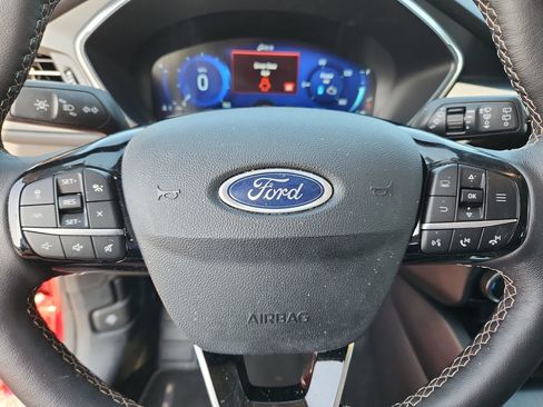 Used 2022 Ford Escape Titanium w/ Titanium Premium Package image 29