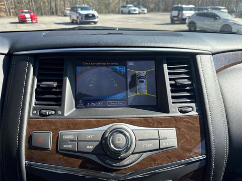 Used 2017 INFINITI QX80 w/ Driver Assistance Package image 20