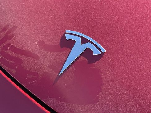 Used 2023 Tesla Model Y Long Range image 31