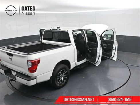 Used 2024 Nissan Titan SV w/ SV Convenience Package image 47