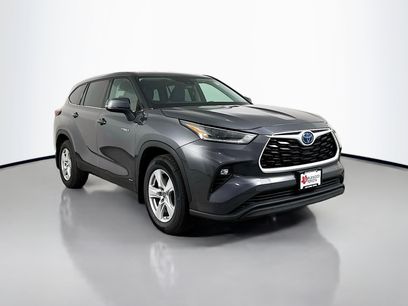 Used 2021 Toyota Highlander LE