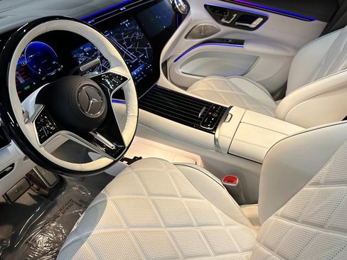 New 2025 Mercedes-Benz Maybach EQS 680 4MATIC image 4