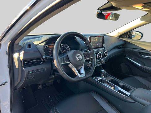 Used 2025 Nissan Sentra SR w/ SR Premium Package FWD image 22
