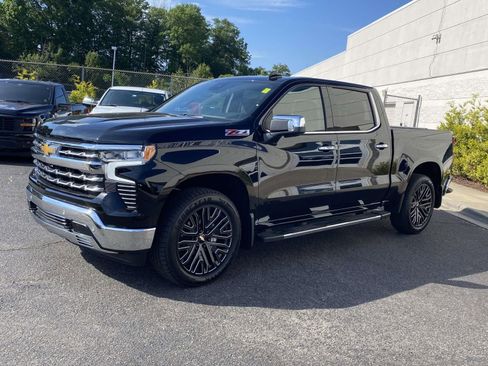 Used 2025 Chevrolet Silverado 1500 LTZ AWD/4WD image 3