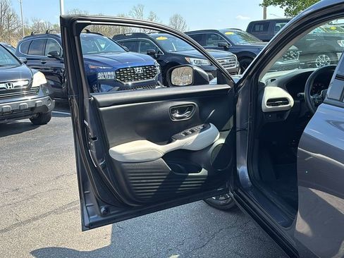 Certified 2025 Honda HR-V EX-L image 11