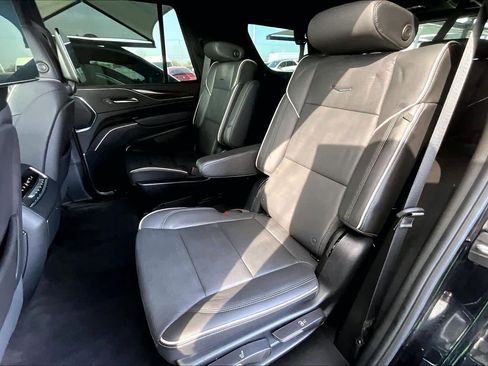 Used 2024 Cadillac Escalade Premium Luxury w/ Performance Package image 21