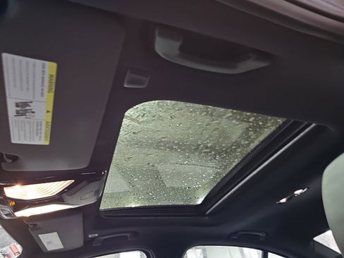 New 2026 BMW 330i Sedan w/ M Sport Package image 31