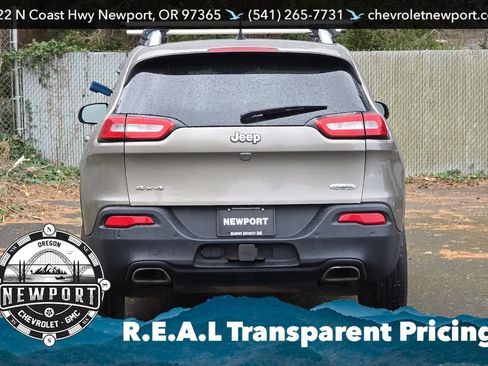 Used 2017 Jeep Cherokee Latitude w/ Safety/Convenience Group image 5