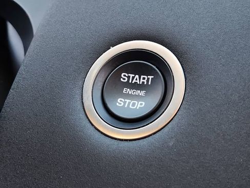 Used 2025 Land Rover Discovery Sport S image 20