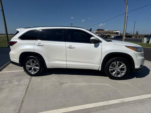 Used 2015 Toyota Highlander XLE FWD image 8