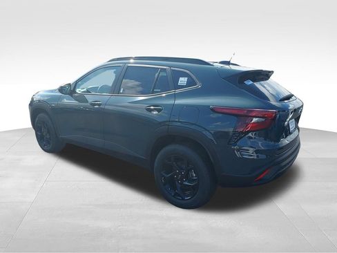 New 2026 Chevrolet Trax LT w/ Driver Confidence Package FWD image 3