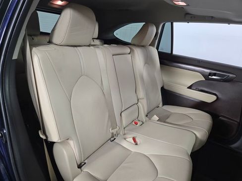 Used 2021 Toyota Highlander Limited image 20