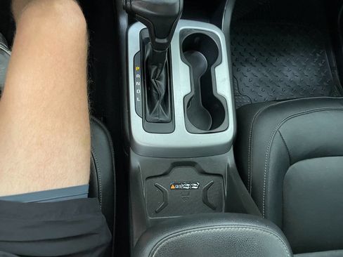 Used 2020 Chevrolet Colorado ZR2 w/ LPO, Power Package image 39