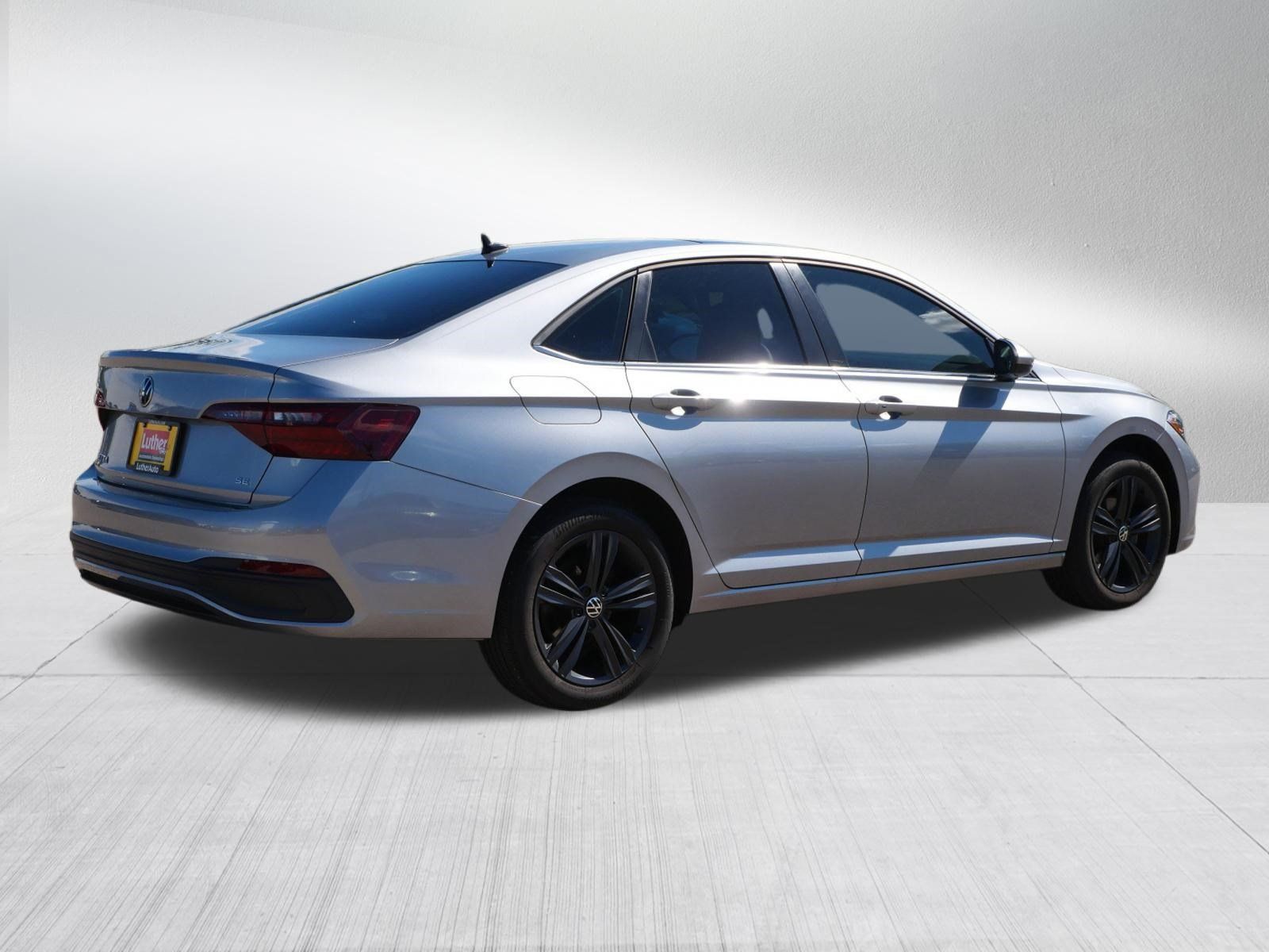 Used 2022 Volkswagen Jetta SE FWD image 6