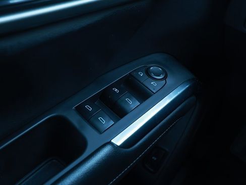 Used 2024 Chevrolet Traverse LT FWD image 19