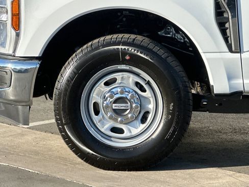 New 2026 Ford F250 XL w/ XL Chrome Package image 22