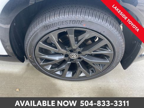 New 2025 Toyota Crown Signia image 11