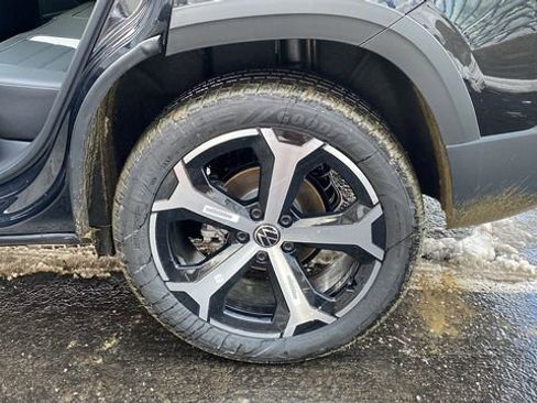 New 2026 Volkswagen Taos SEL image 27