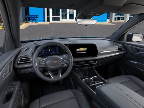 New 2026 Chevrolet Traverse LT w/ Driver Confidence Package FWD image 39