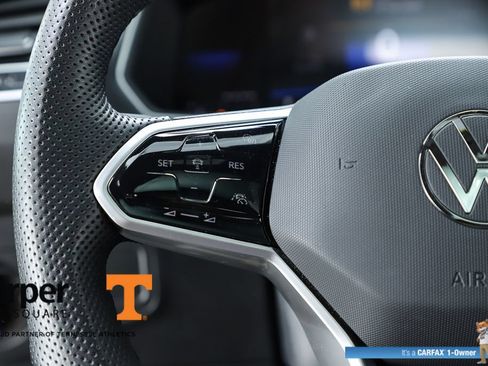 Used 2024 Volkswagen Tiguan SE R-Line FWD image 21