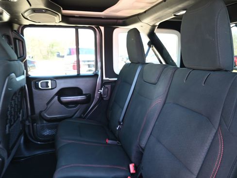 Used 2018 Jeep Wrangler Unlimited Rubicon image 20