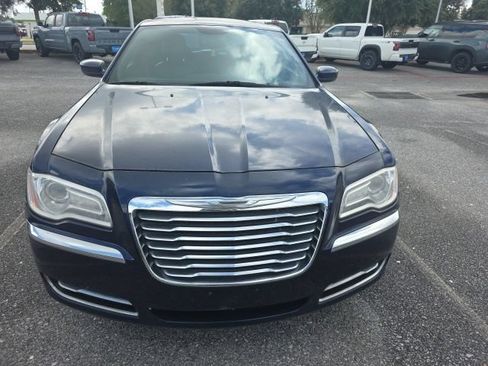 Used 2014 Chrysler 300 RWD image 3
