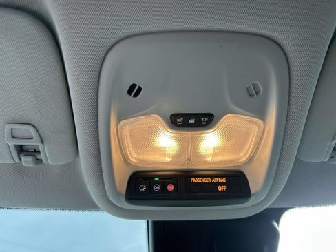 Used 2022 Chevrolet TrailBlazer LT FWD image 33