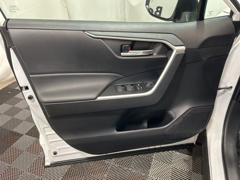 Used 2025 Toyota RAV4 XLE image 24