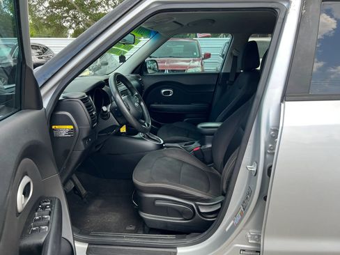 Used 2017 Kia Soul FWD image 10