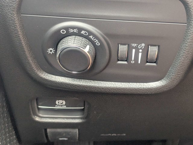 New 2027 Jeep Grand Cherokee Altitude AWD/4WD image 26