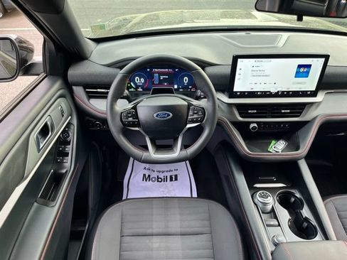 Used 2025 Ford Explorer ST-Line w/ ST-Line Street Pack AWD/4WD image 28
