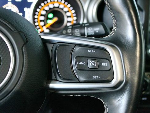 Used 2020 Jeep Wrangler Unlimited Sahara w/ Dual Top Group AWD/4WD image 16