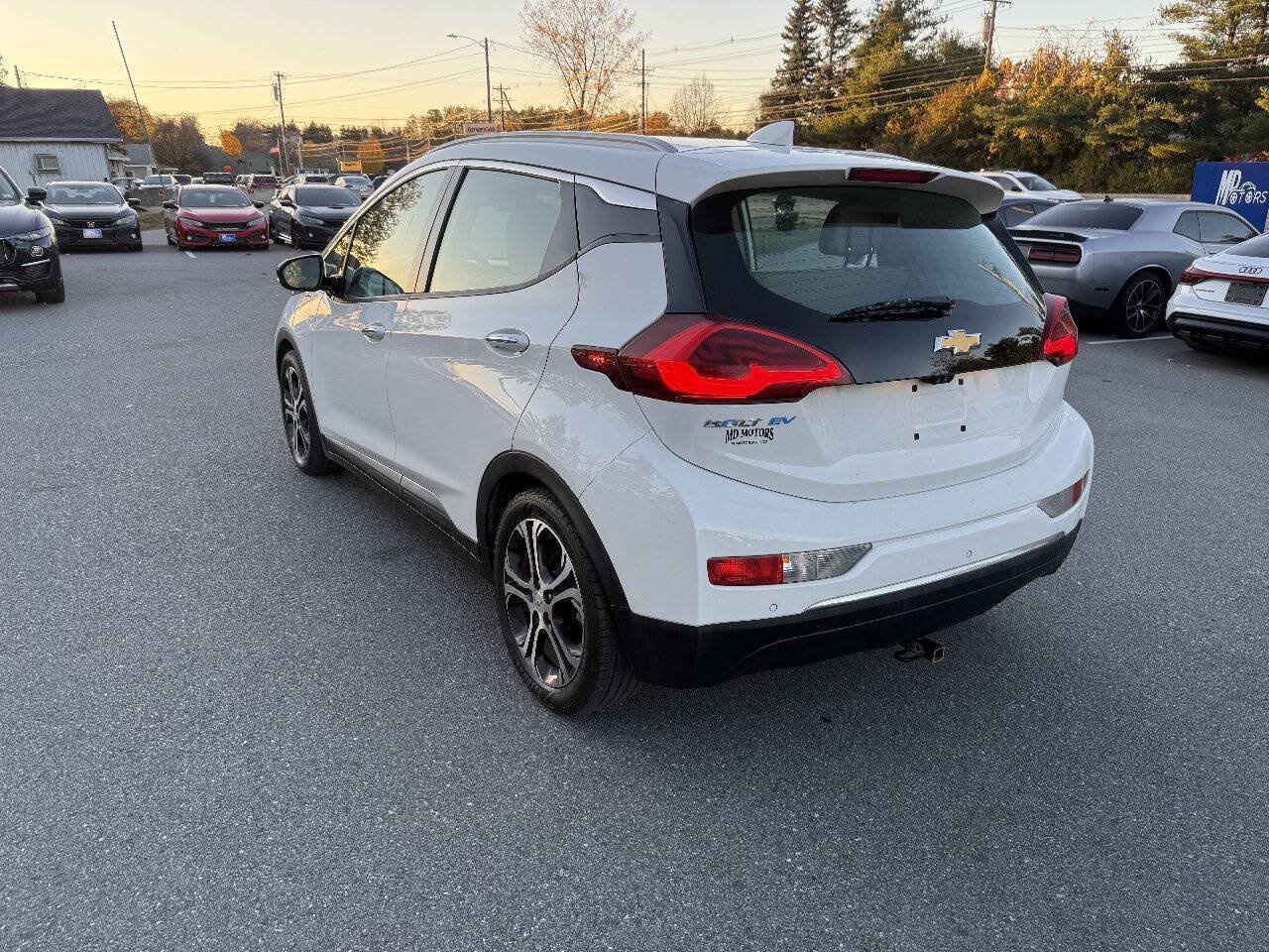 Used 2017 Chevrolet Bolt Premier w/ Driver Confidence II Package FWD image 8