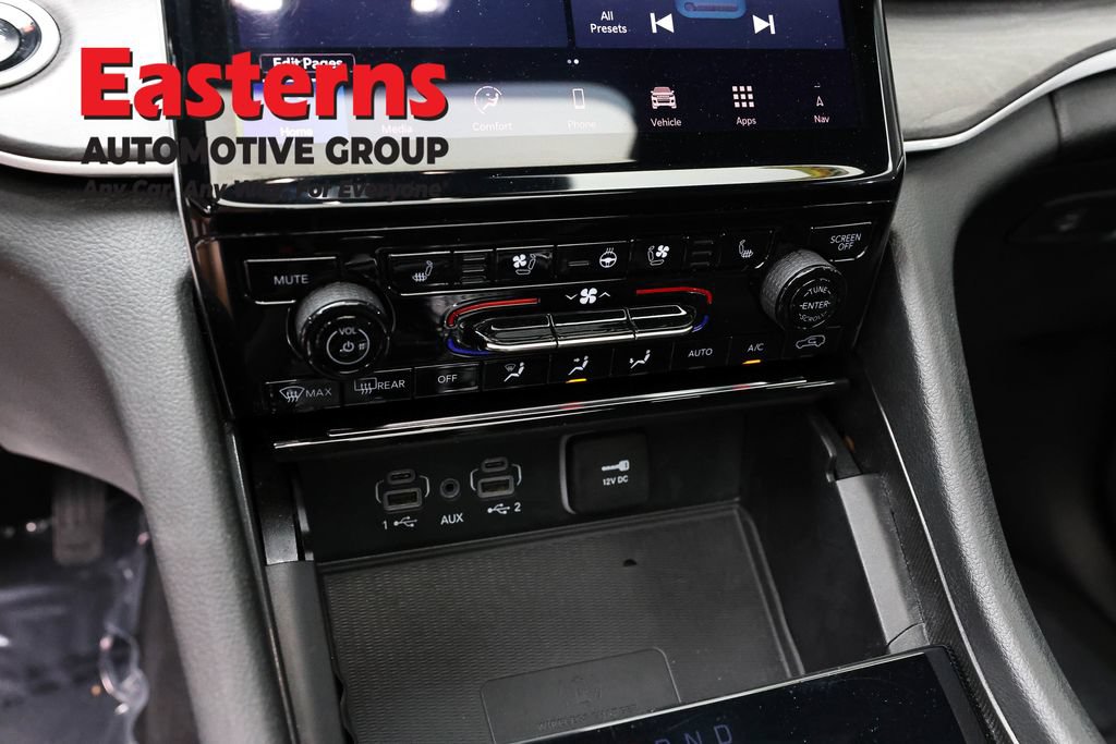Used 2024 Jeep Grand Cherokee L Limited w/ Luxury Tech Group II AWD/4WD image 21